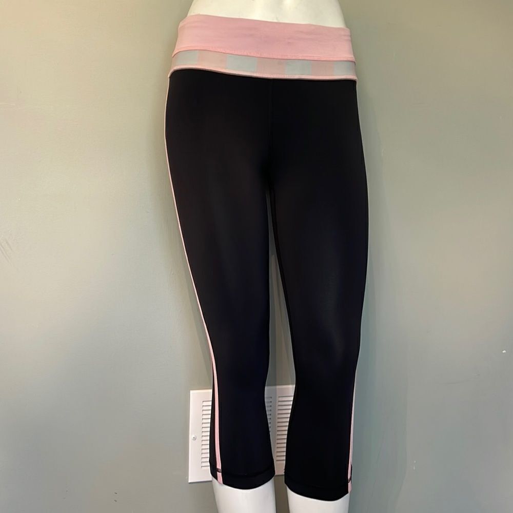 Lululemon size 6 capris
